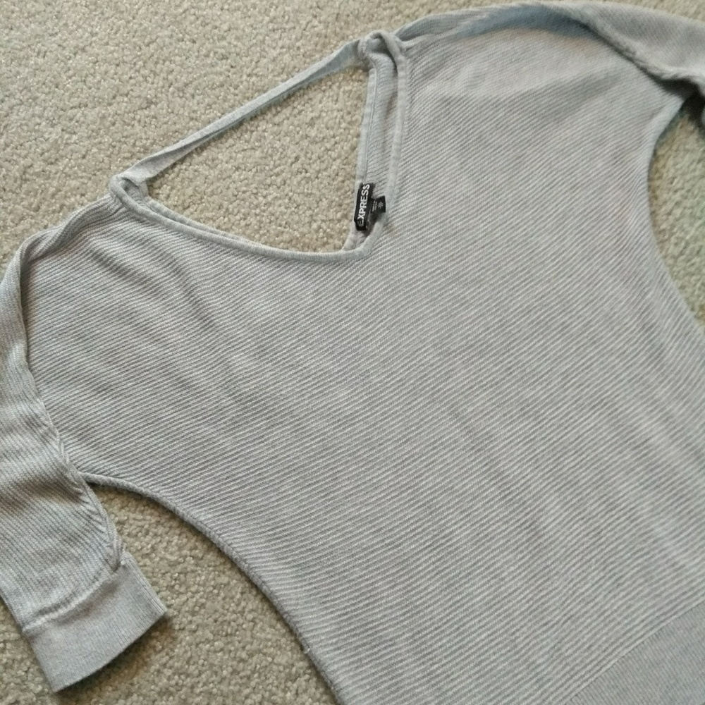 3 for $15 v neck express top